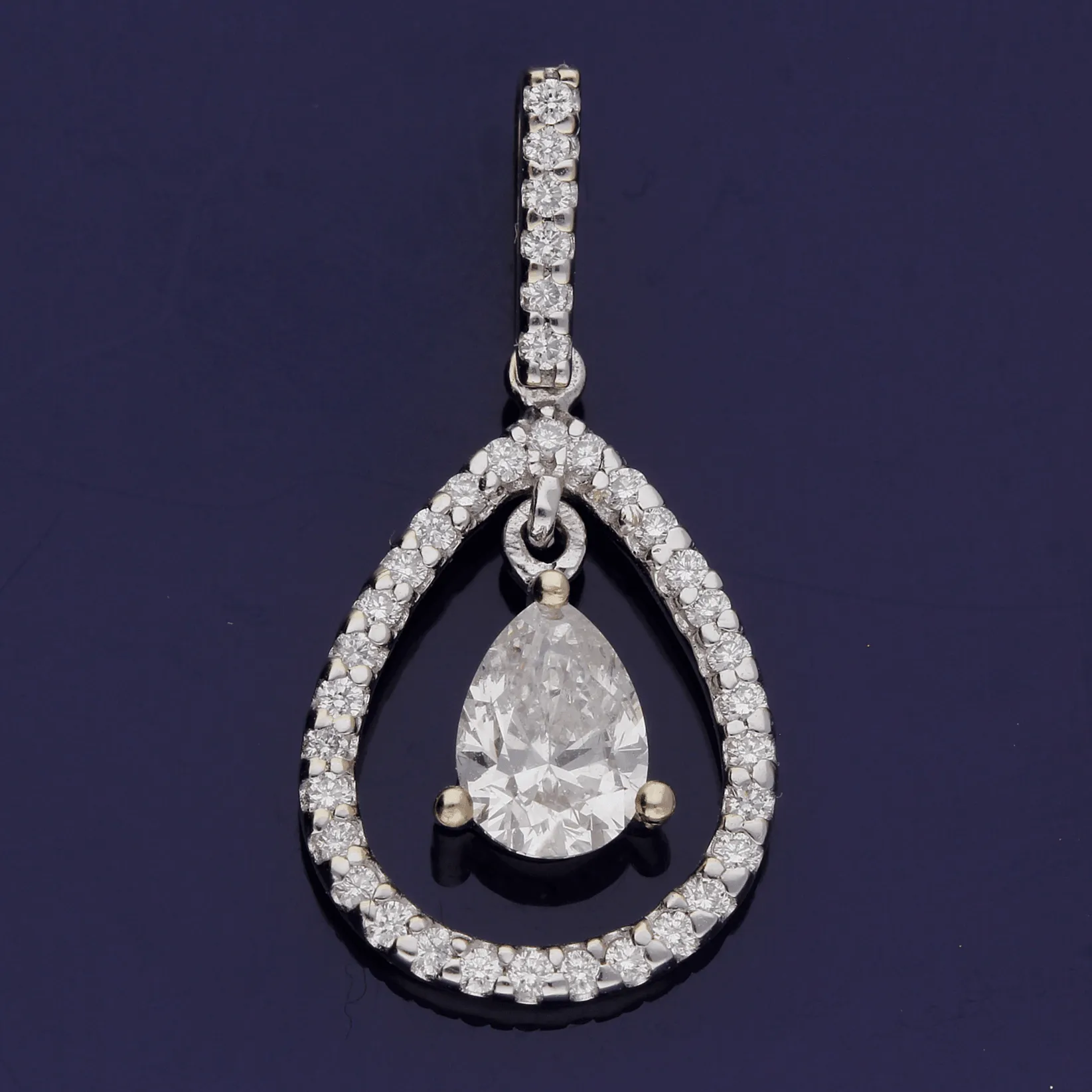 18ct White Gold Pear Shape Diamond Drop Pendant