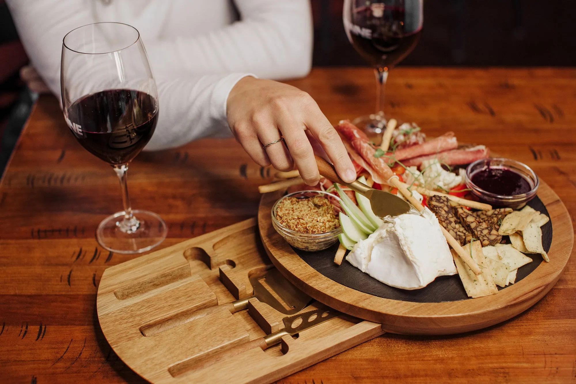 Alabama Crimson Tide - Insignia Acacia and Slate Serving Board with Cheese Tools