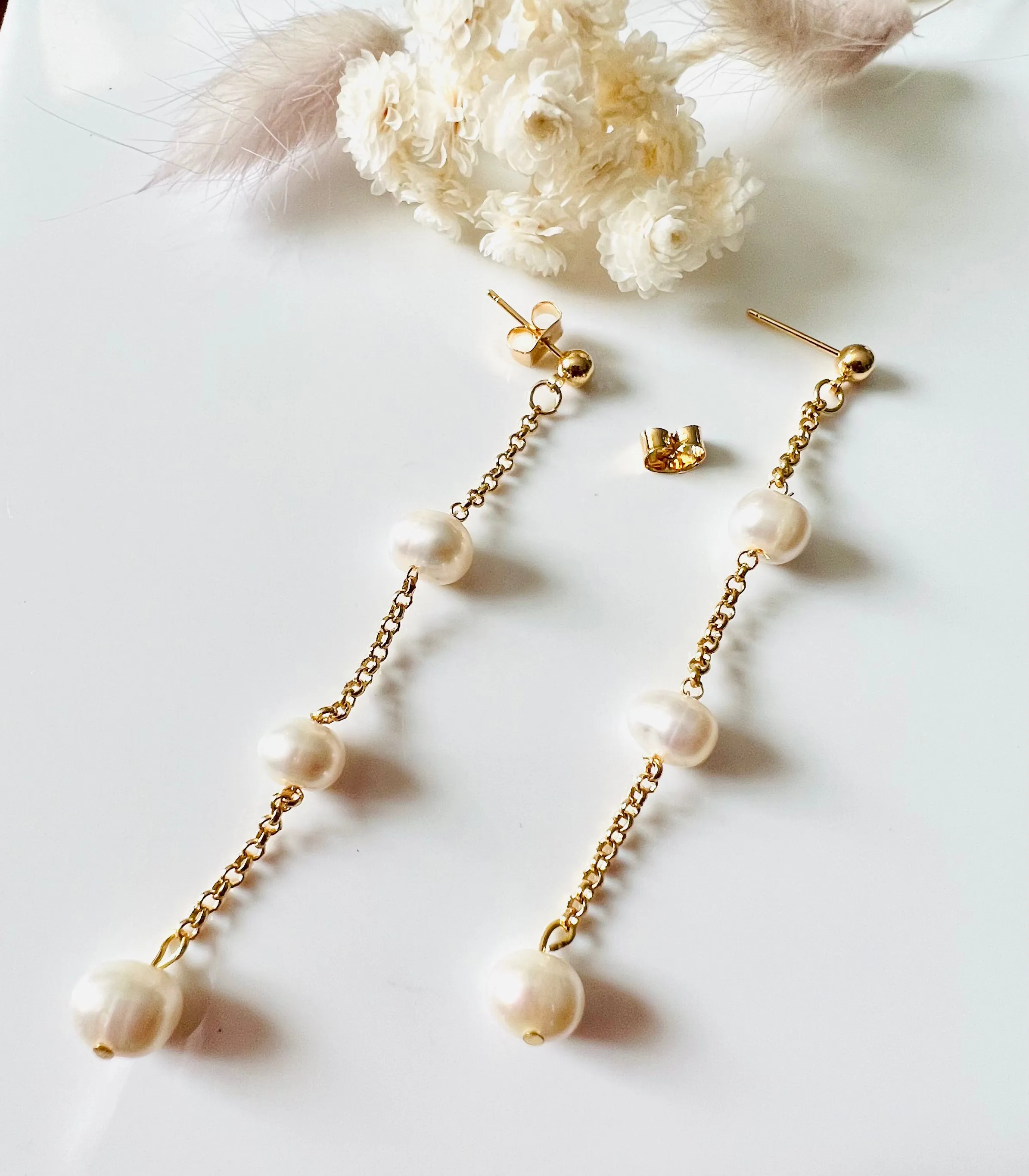 Anne Dangling Pearl Earrings