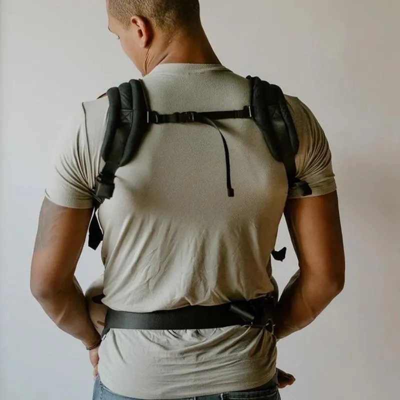 Beluga Buckle Carrier