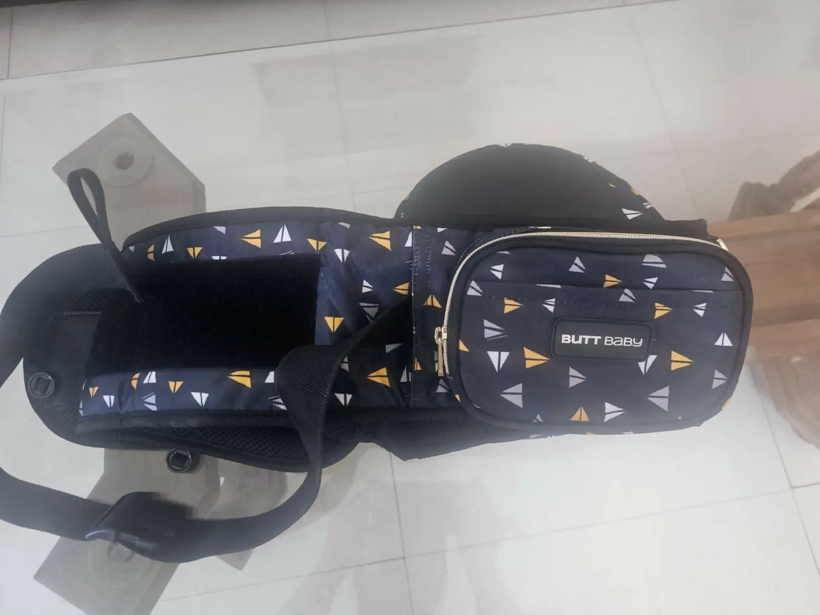 BUTT BABY Carrier Airplanes with Hip Seat & Inbuilt Diaper Bag