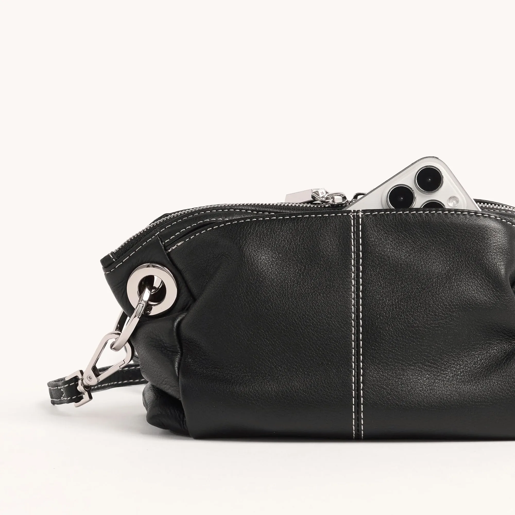 Daniel Crossbody Clutch | Tempo Black/Silver | sml