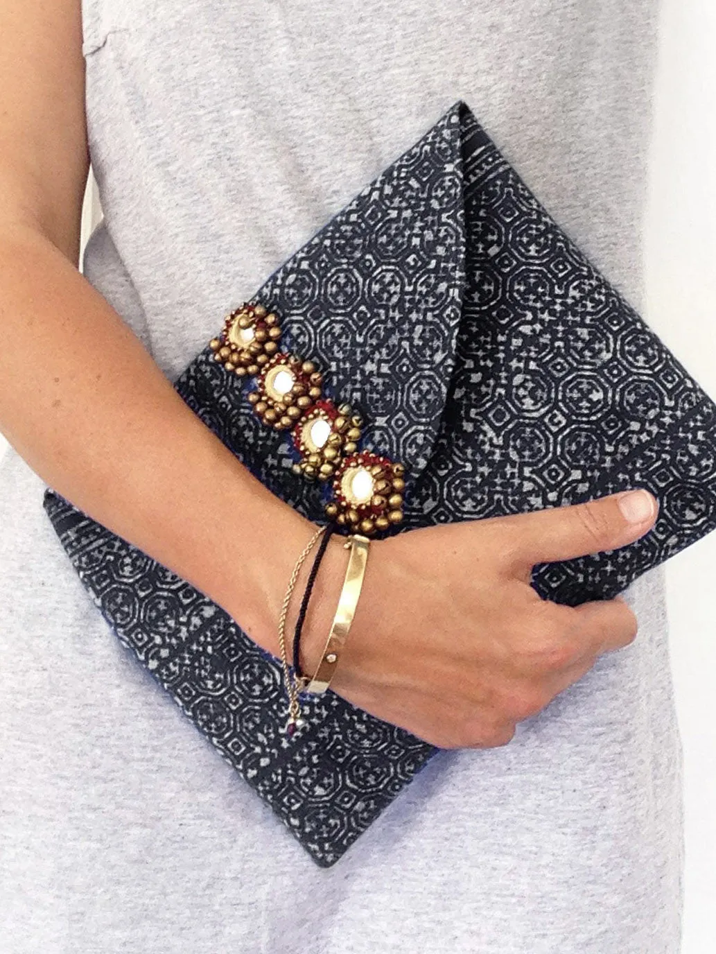 Infinite Love Mirror Clutch (Indigo)