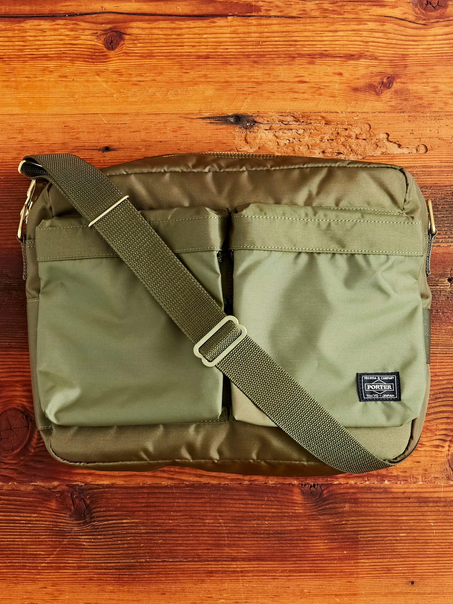 "Force" Shoulder Bag (M) in Olive Drab