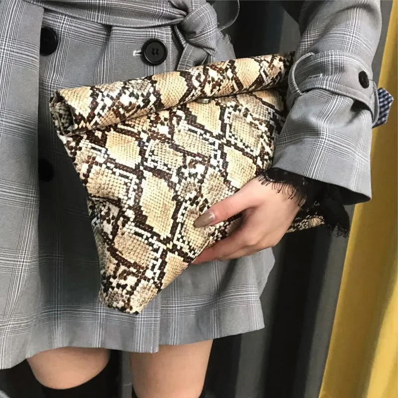 Snake Pattern Women Clutch bag soft pu leather Lady evening bags Trend party girl Envelope Bag Fashion Printing Clutches purse