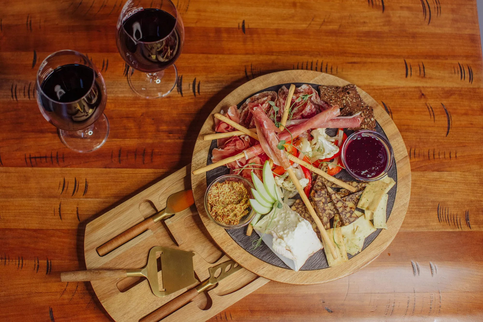 Stanford Cardinal - Insignia Acacia and Slate Serving Board with Cheese Tools