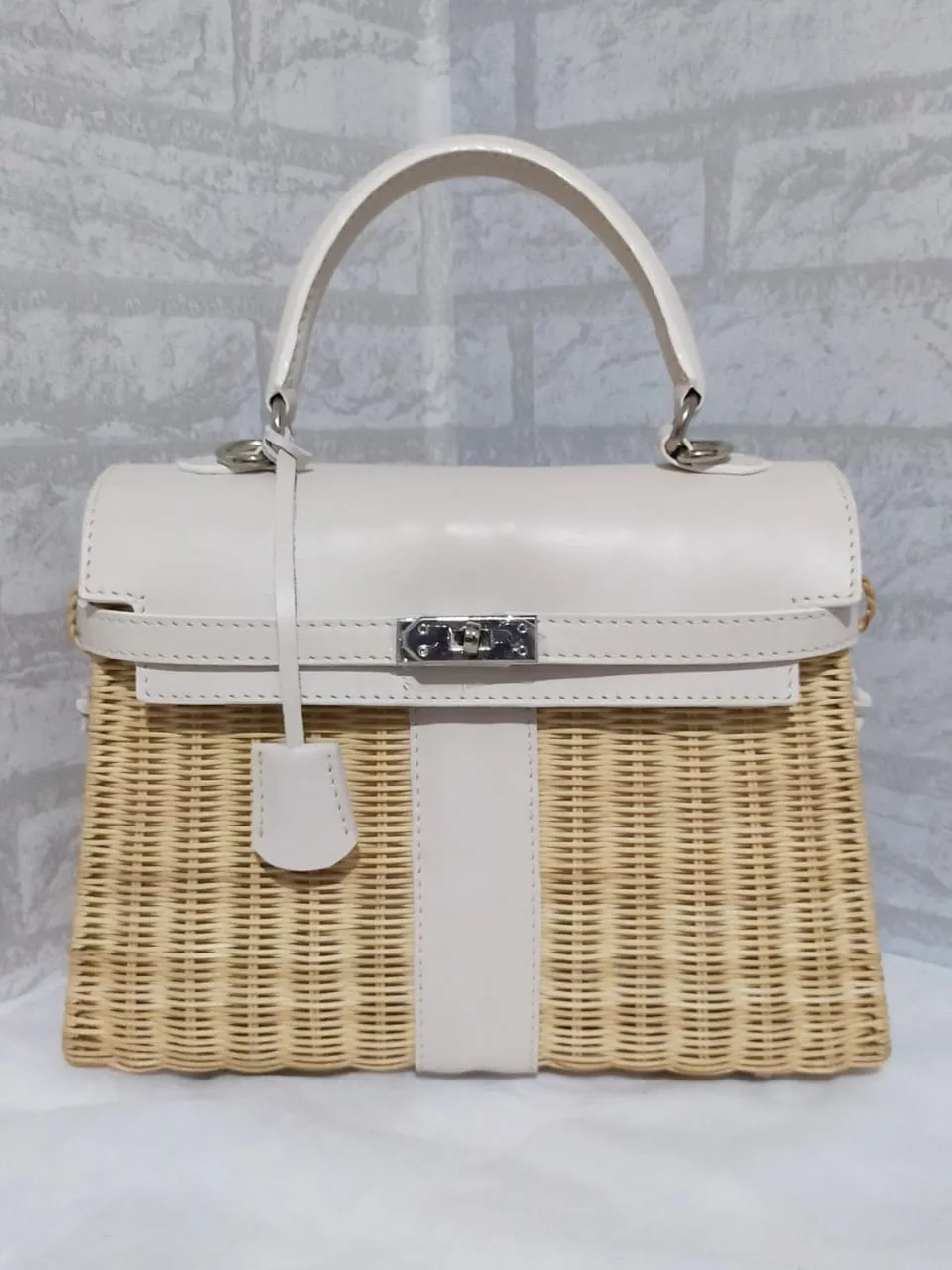 White genuine leather - Handmade wicker bag, Medium size (31cm)