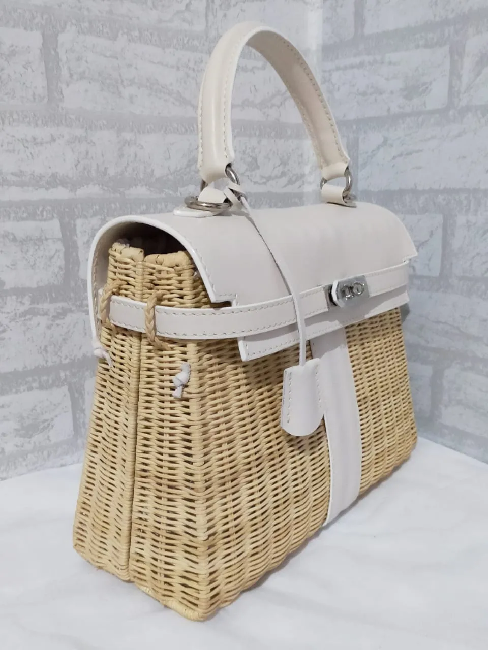 White genuine leather - Handmade wicker bag, Medium size (31cm)